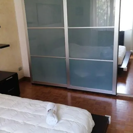 Impeccable 3 Bedroom House Up To 6 People 10 Minutes Away From Duomo Appartamento Milano